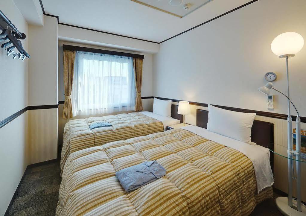 Hotel Toyoko Nishi-guchi Hirose-dori 3*